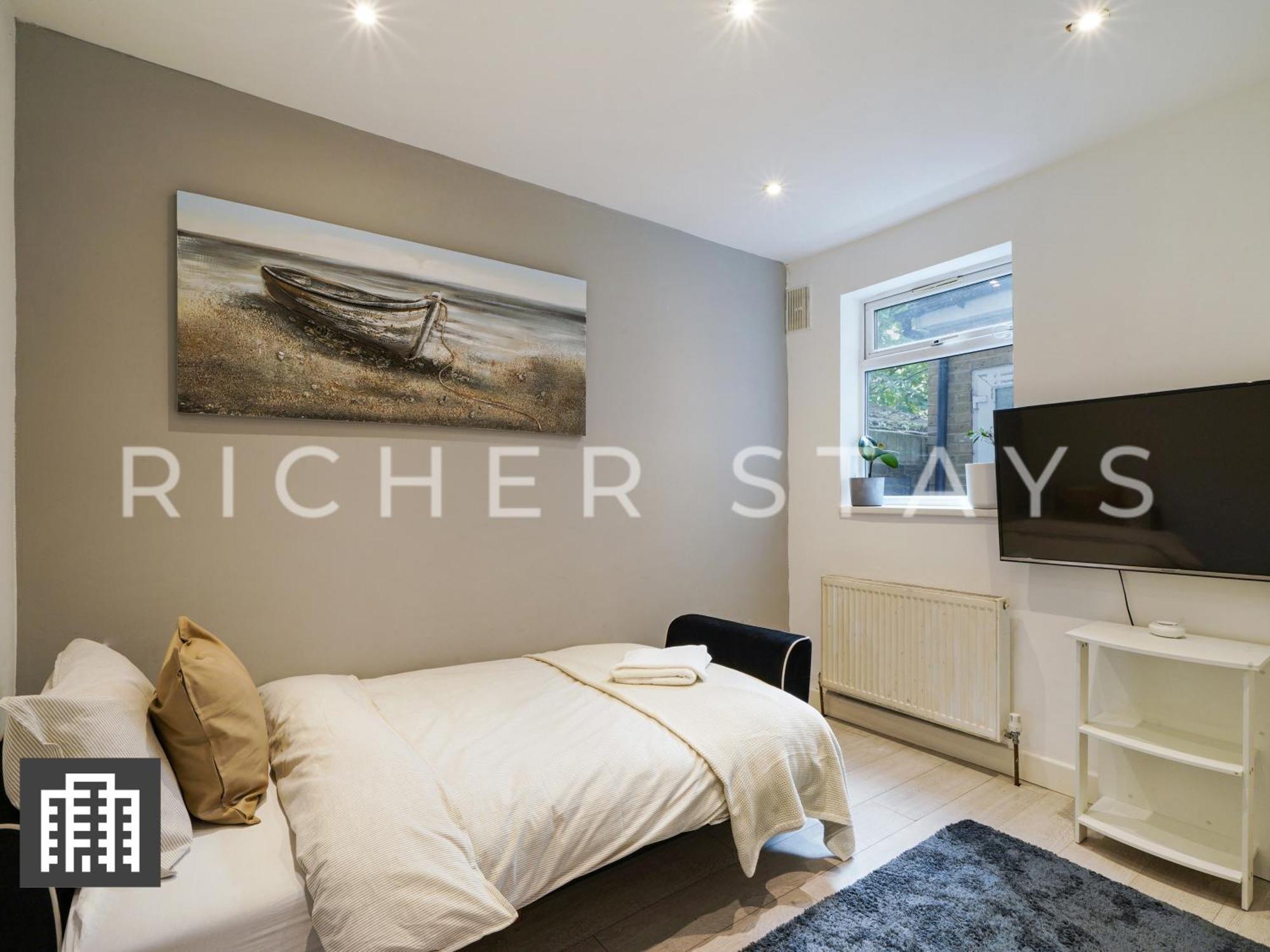 Large Home For Contractors & Families - Garden & Amenities Лондон Экстерьер фото